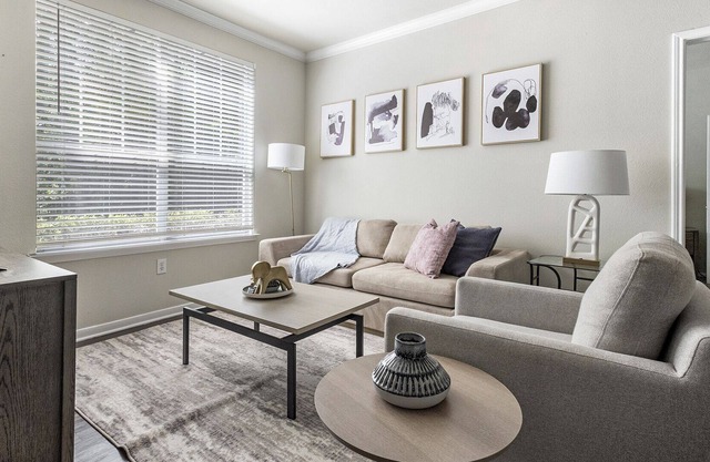 Modern Apartment in Prime Location (ID1337X194)