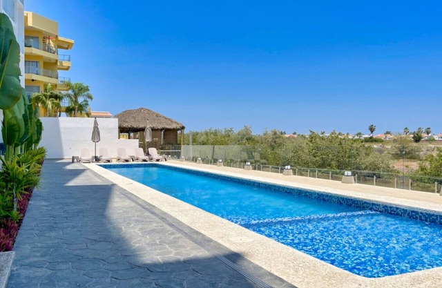 Modern Apartment with Pool, 5 min from the Beach