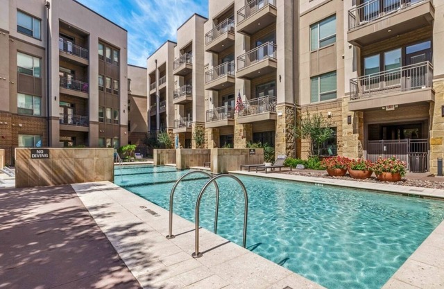 Modern Apt at Star District near Cowboys Stadium