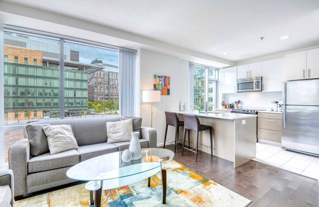 Modern Apt with Access to Sky Terrace