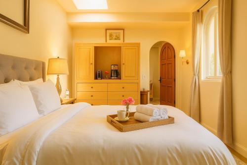 Modern Beverly Hills Homestay