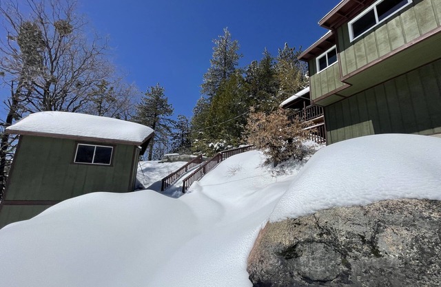 Modern cabin - less than 4 miles to Snow Valley Ski Resort