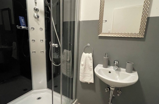 Modern & central in the city I kitchen I washing machine I balcony I ideal for companies