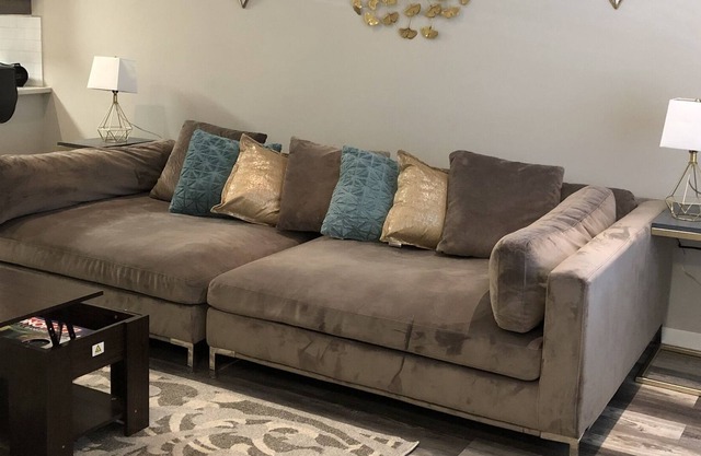 Modern chic living with a splash of AQUA