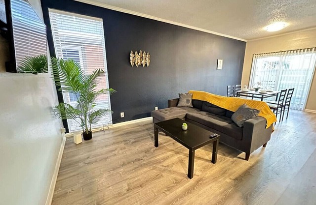 Modern Comfort Easy Access to Bay Area Attractions