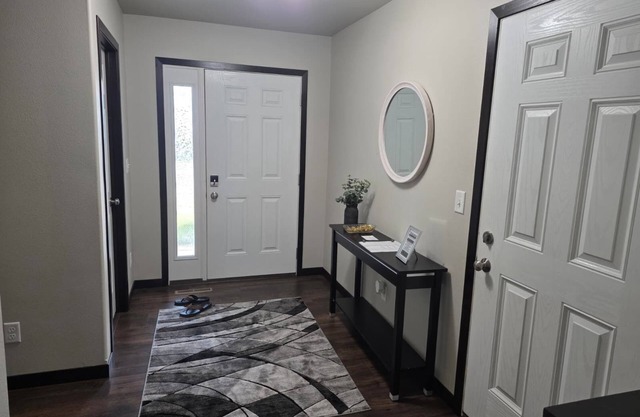 Modern Comfortable, spacious 4-bedroom building in lovely Fargo