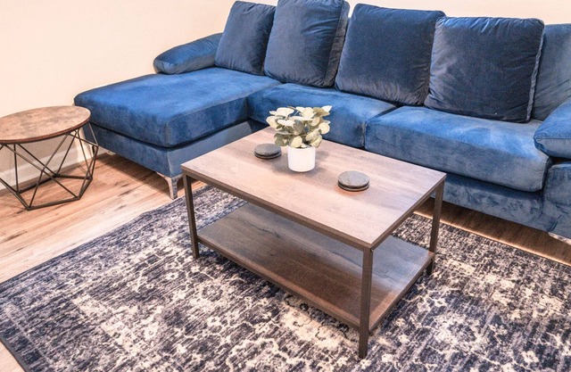 Modern Convenience! Near Franklin Park! 1 BR Apt!
