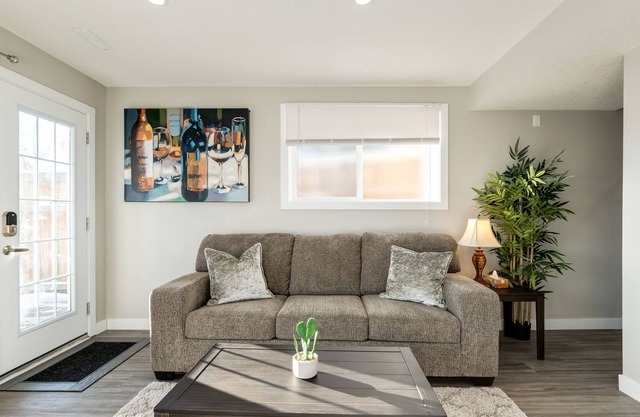 Modern & Cosy, Free Parking, 15 mins to Downtown