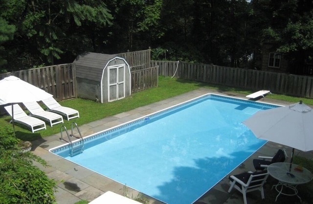 MODERN COUNTRY HOME -1 mile Rhinebeck village