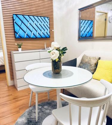 Modern Cozy 2BR Condo with Smart Lock at Seawind