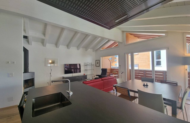 Modern duplex flat in the Bella Coppia building, 100 metres from the Alpin Express