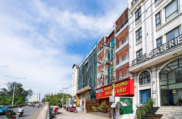 Modern Family Stay at Hoang Hau Hotel, Vietnam