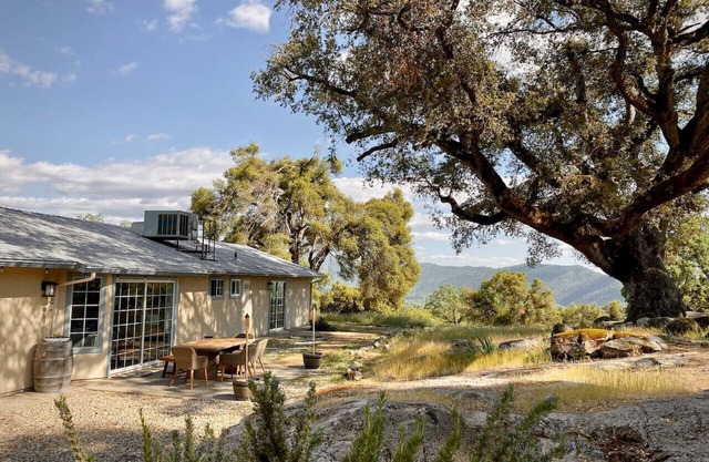 Modern Farmhouse by Casa Oso with hot tub/views