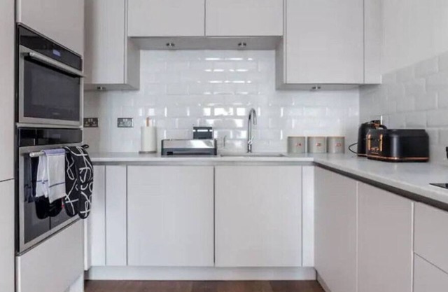 Modern Flat by Notting Hill and Westfield