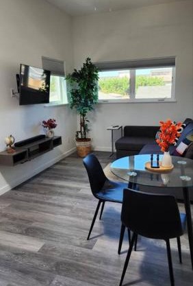 Modern Furnished Retreat