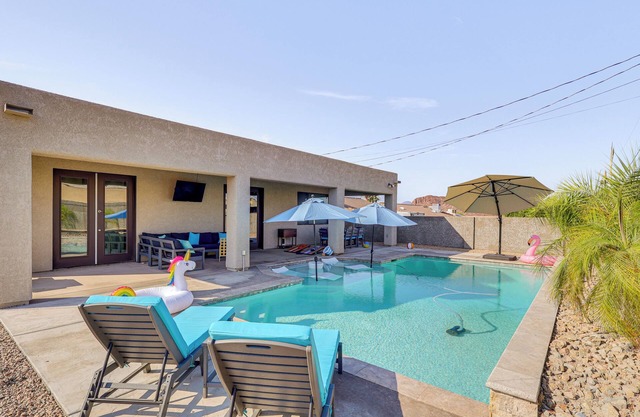 Modern Gem w/Pool & Mtn Views in Lake Havasu City