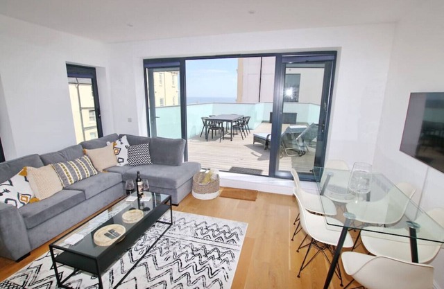 Modern holiday home in Worthing with sea view