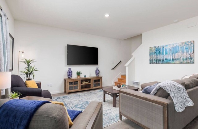 Modern Home near TCU/Fort Worth Stockyards by HomeStayPros