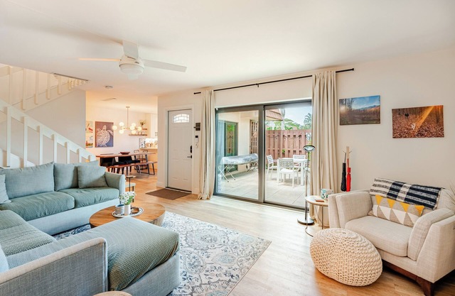 Modern Jupiter Escape-Minutes to Beach, Pool, Waterfront access-Monthly Rental