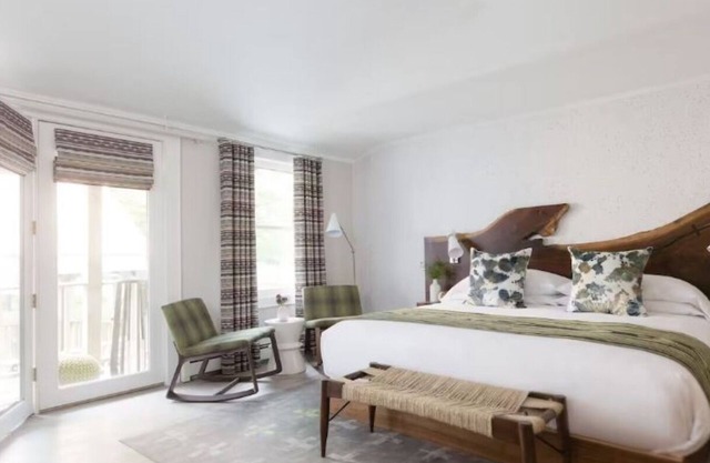 Modern Lodge in Downtown Stowe – Walk to Dining, Trails, and Shopping