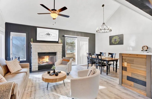 Modern loft w/pond view near lakes, golf & more!