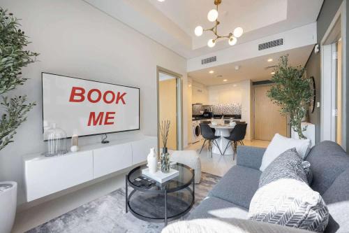 Modern Luxe 2BR in Business Bay