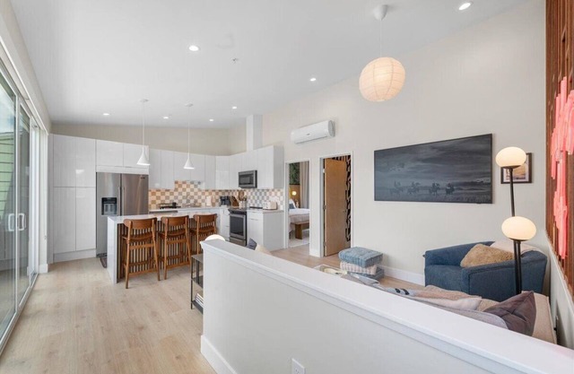 Modern luxury home, panoramic views!