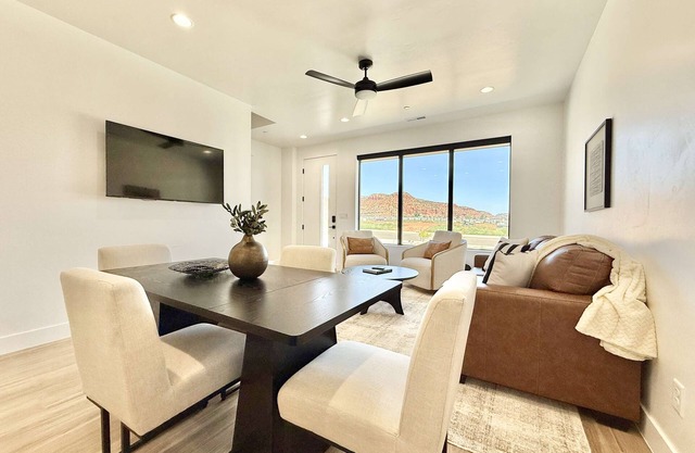 Modern Luxury Townhome near Zion and Bryce Canyon