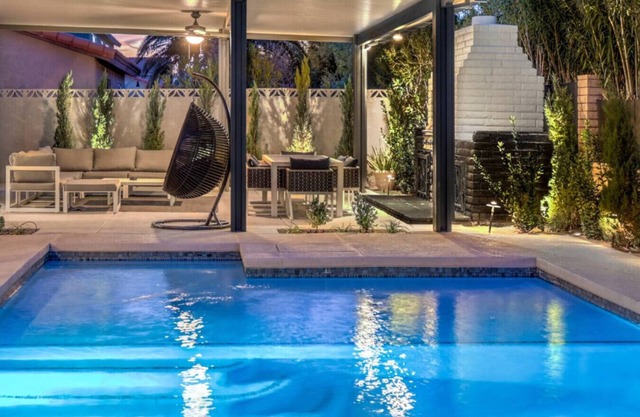 Modern Luxury Vegas Pool Retreat w Hot Tub, BBQ