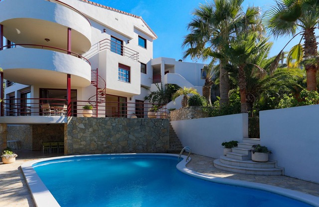 Modern luxury villa with stunning views over rice fields and Valencian coast