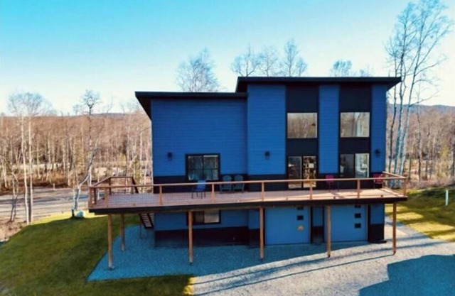 Modern Mountain Retreat - Tri River Hideaway only 2 miles to downtown Talkeetna