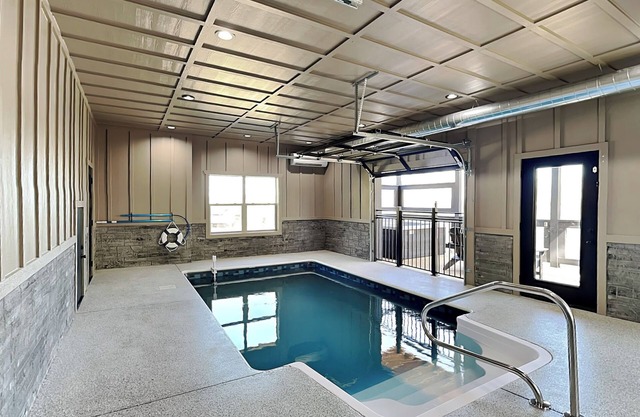 Modern New-Built Cabin in Smoky Cove, Pet-Friendly w. Pool + Hot Tub!