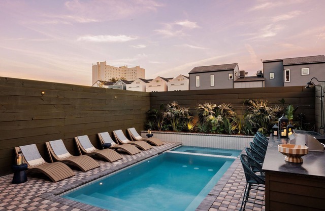 Modern New Homes | Heated Pools and Hot Tubs