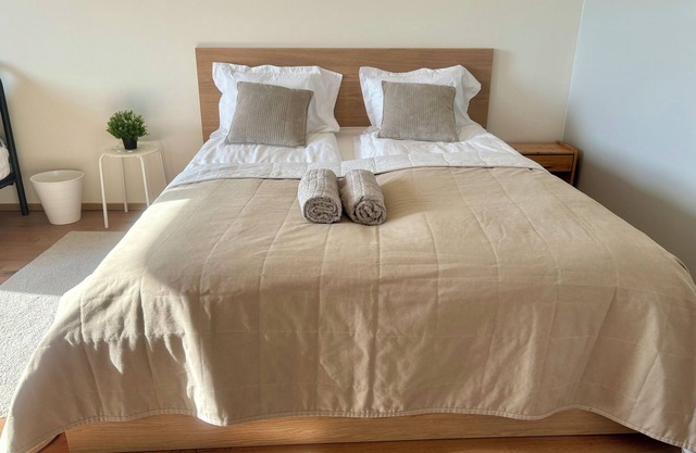 Modern new studio with private parking, near metro