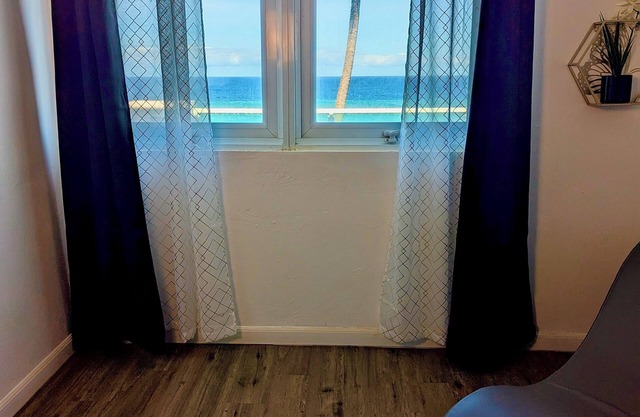 Modern Oceanfront Apartment