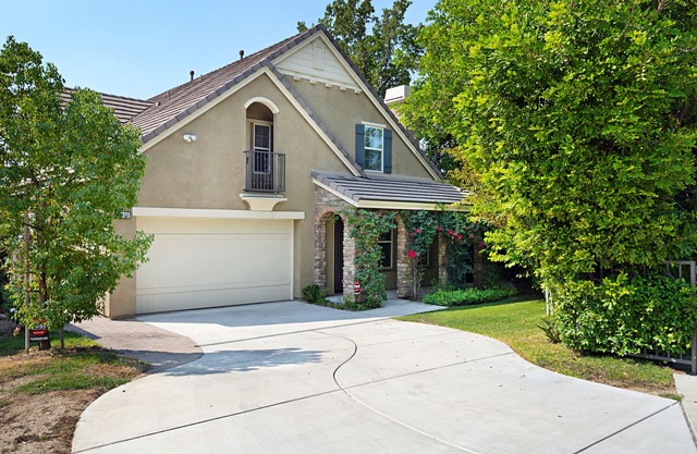 Modern, Private Home in Pasadena, 5br/4.5ba