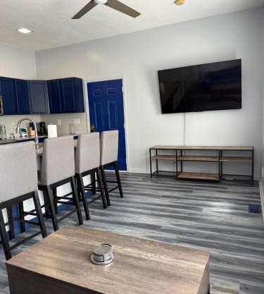 Modern & Quiet 1BR Apartment in Downtown - OTR - WiFi - Parking