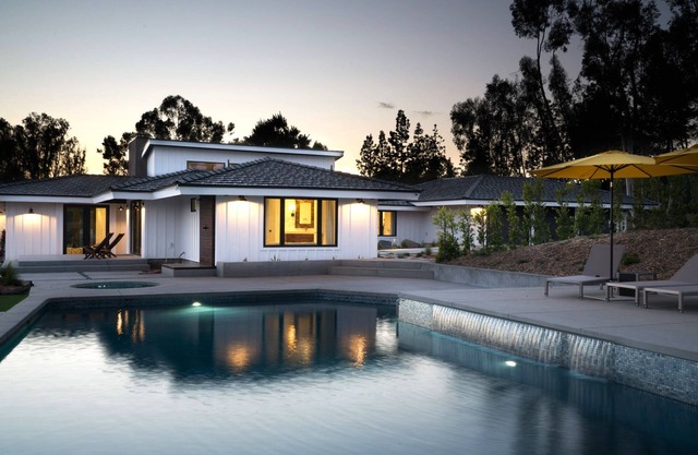 *MODERN RANCH LUXURY* - POOL and BEACH - *Encinitas - Del Mar Track*