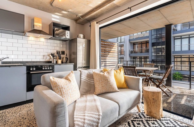 Modern Retreat | 5 Min Walk to Blouberg Beach