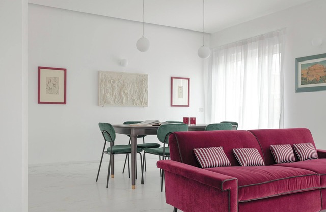 Modern Rooftop Getaway: Arte della Medaglia Gallery House