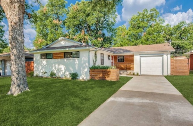 Modern, Roomy, Game Room, Patio, Family Home, On-Site Parking
