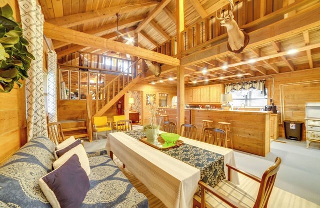 Modern-Rustic Dukedom Cabin: 780 Acres w/Trails!