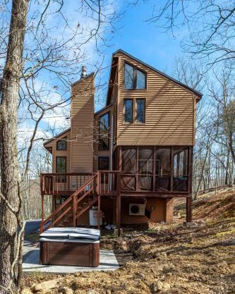 Modern Rustic Lodge! Sauna, Game Room, Jacuzzi