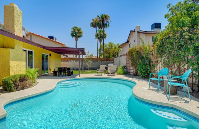 Modern & Serene Spanish Style Home w/Beautiful Pool, AC, and Amenities