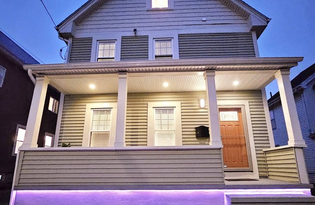 Modern Smart Home with EV charger Near Boston & Harvard, 0.7 miles to MBTA