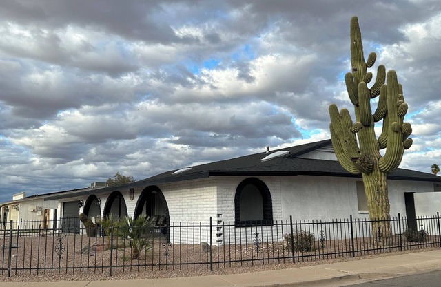 Modern & Spacious 3-Bedroom 2-bathroom Home