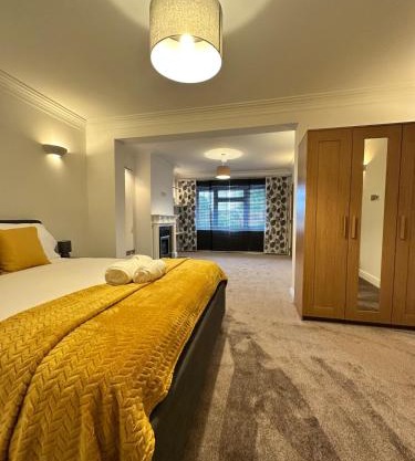 Modern & Spacious 7 Bed Room Home Corporate Group Free Parking