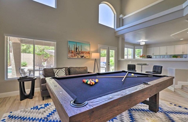 Modern Spacious Open 5BR Family Retreat w/Pool, Game Room + Prime Gilbert Locat