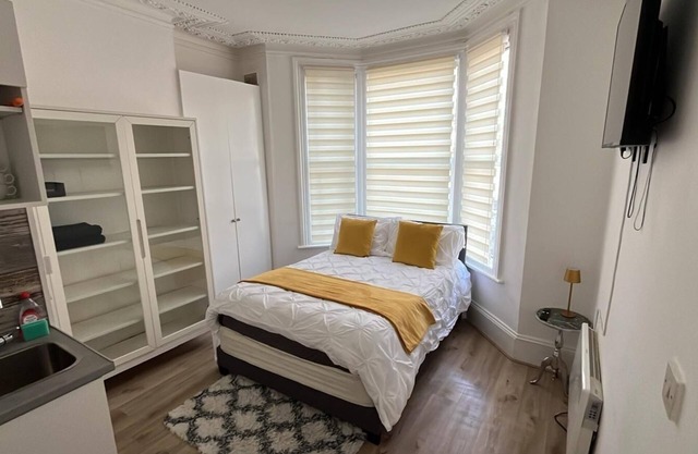 Modern Studio 3 near Emirates Stadium