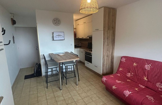Modern studio renovated at the foot of the slopes in Super Besse